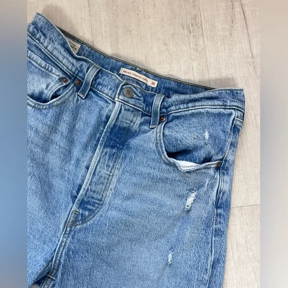 Levi's Custom Women's Premium Ribcage Straight Ankle - Picture 2 of 9